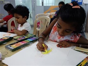 Art Workshop for Children at Pune on Saturday 13th June 2015, organised by Art India Faoundation and conducted by Chitra Vaidya