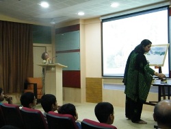 Demostration by Chitra Vaidya at Jnana Prabodhini Prashala Pune, 2011