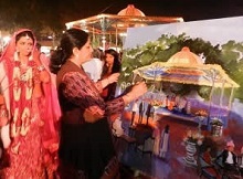 Painting at wedding ceremony by Chitra Vaidya - 1	