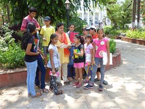 Outdoor Sketching Workshop at Mumbai organised by Art India Faoundation and conducted by Chitra Vaidya - 7th June 2015