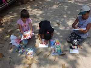 Outdoor Sketching Workshop at Mumbai organised by Art India Faoundation and conducted by Chitra Vaidya - 7th June 2015