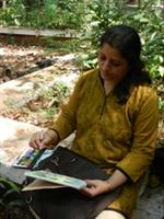 Painting demonstration at Empress Garden by Chitra Vaidya on the occasion of Pune Heritage Cycle Ride on Sunday 22nd April 2012