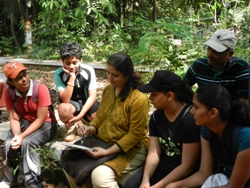 Painting demonstration at Empress Garden by Chitra Vaidya on the occasion of Pune Heritage Cycle Ride on Sunday 22nd April 2012