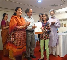 Picture from closing ceremony of Khula Aasmaan - (L to R) Chitra Vaidya, Prof. Yashwant Pitkar, Milburn Cherian, Rucha Damle, Vasudeo Kamath